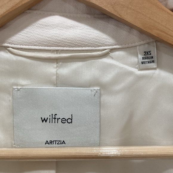 Aritzia NWOT Cropped Jacket - Picture 12 of 14